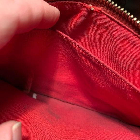 Dooney & Bourke LARGE Wristlet Medallion Collection Style # QE111-WY - Picture 3 of 6